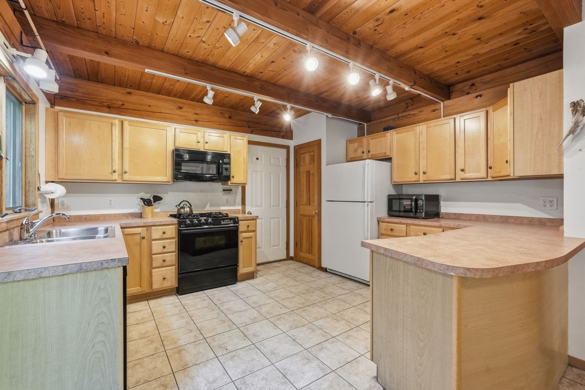 Single Family Residence at 470 Montague Rd, Sunderland MA 01375, photo 11 of 42