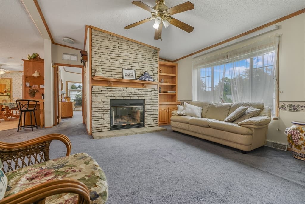 4 Nightingale Lane, Tiverton RI 02878 photo 5