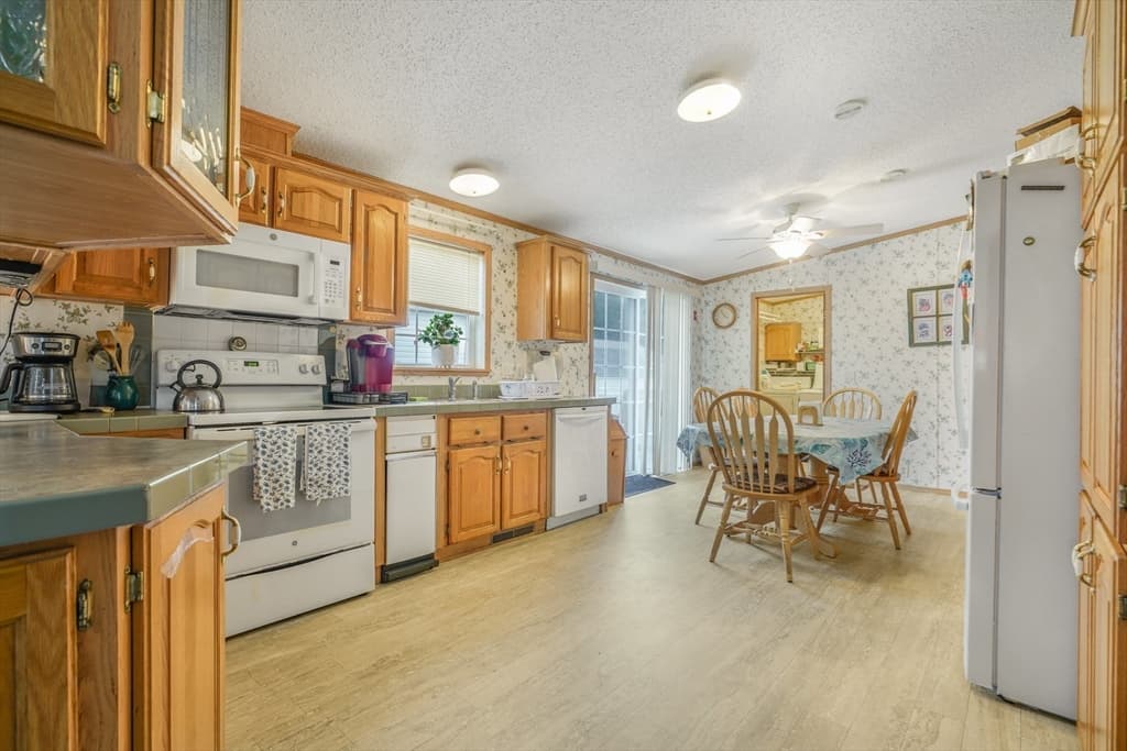 4 Nightingale Lane, Tiverton RI 02878 photo 11