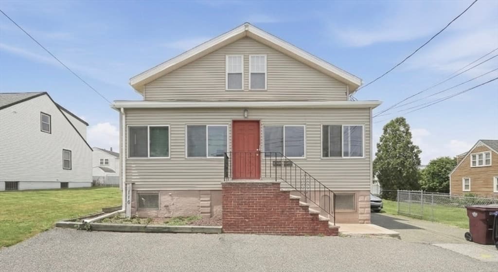 116 Derby Rd, Revere MA 02151