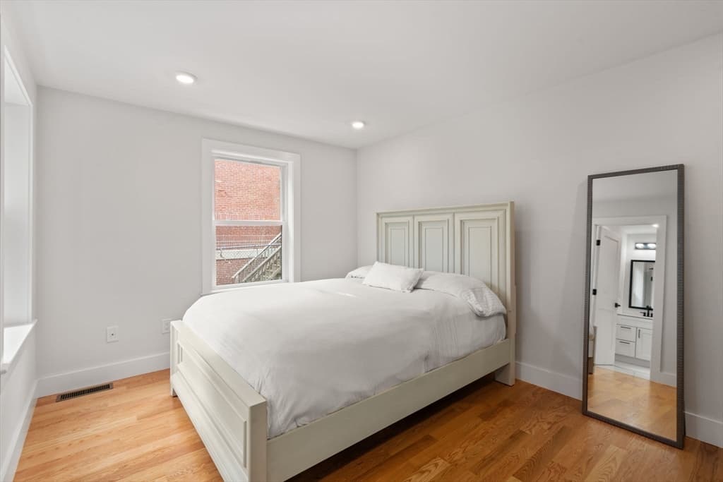 Condominium at 20 Ufford St # 1, Boston MA 02124, Boston, photo 13 of 28