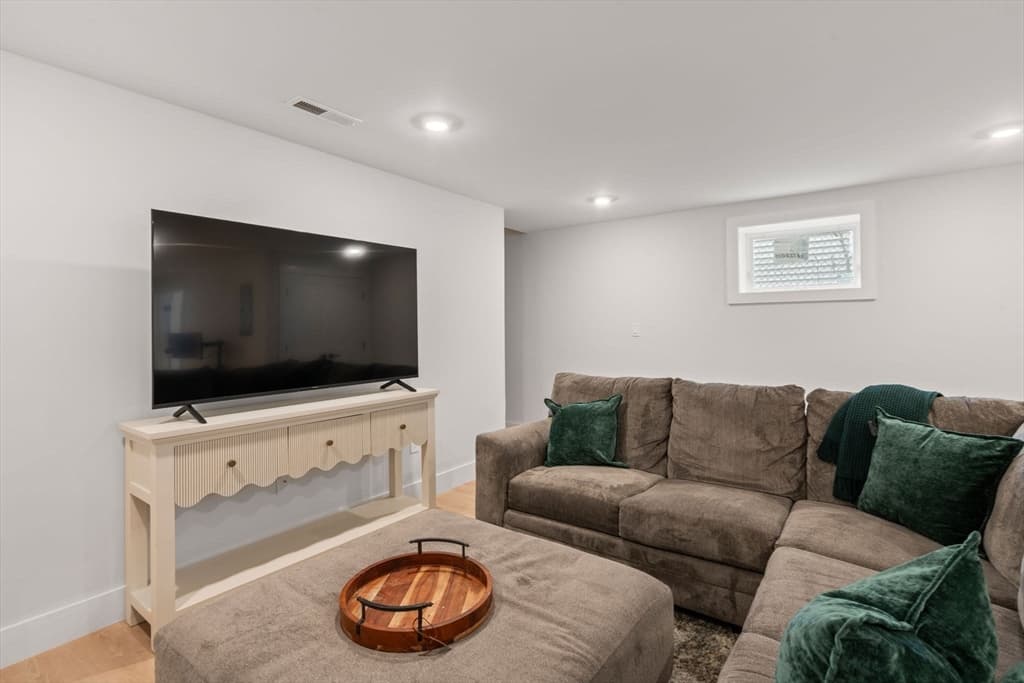 Condominium at 20 Ufford St # 1, Boston MA 02124, Boston, photo 24 of 28