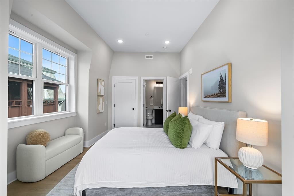 Condominium at 115 Thurston St # G, Somerville MA 02145, photo 13 of 41