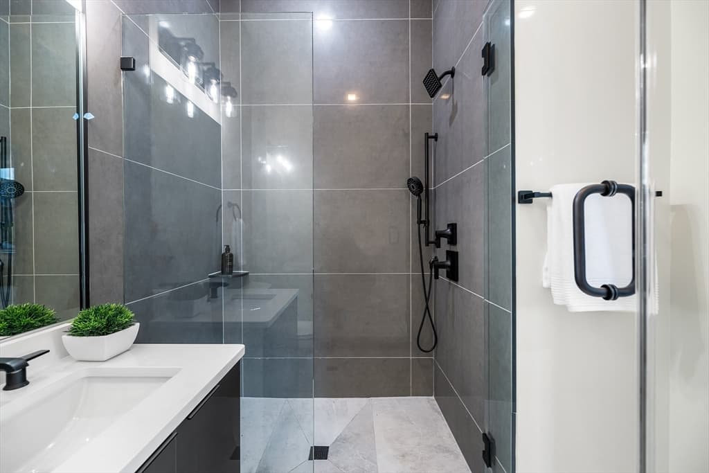 Condominium at 115 Thurston St # G, Somerville MA 02145, photo 16 of 41