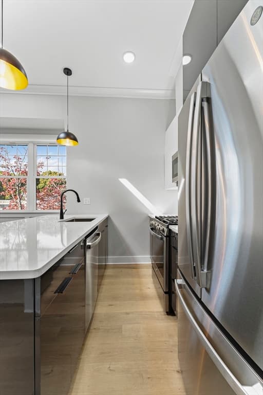 Condominium at 115 Thurston St # G, Somerville MA 02145, photo 7 of 41