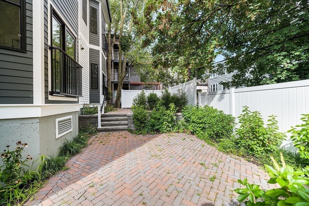 Condominium at 115 Thurston St # G, Somerville MA 02145, photo 30 of 41