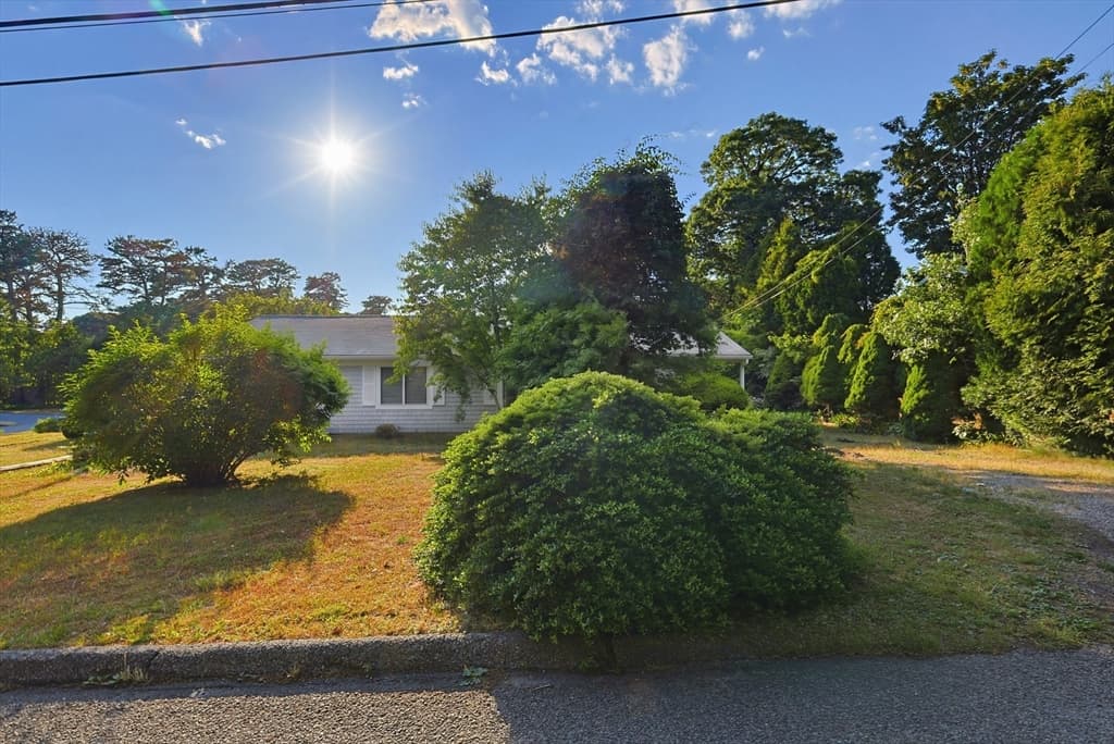 Condominium at 18 Cobb Ave # 18, Yarmouth MA 02675, Yarmouth, photo 27 of 29