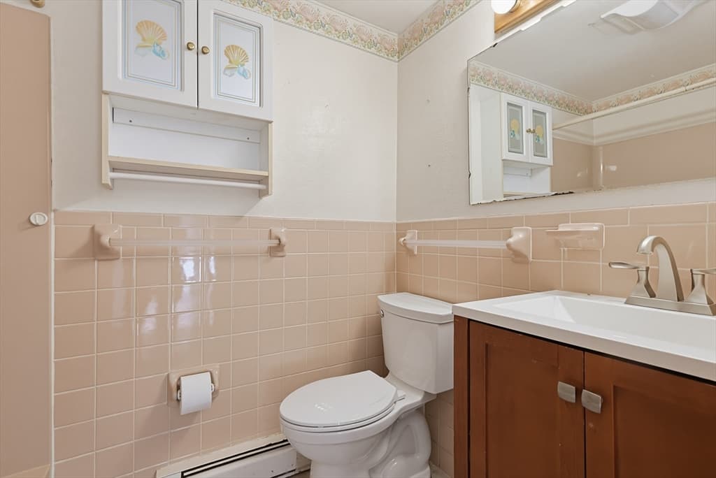 Condominium at 18 Cobb Ave # 18, Yarmouth MA 02675, Yarmouth, photo 12 of 29