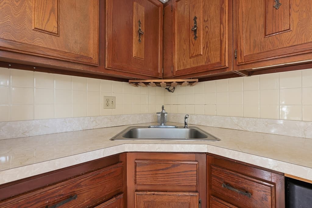 Condominium at 18 Cobb Ave # 18, Yarmouth MA 02675, Yarmouth, photo 9 of 29