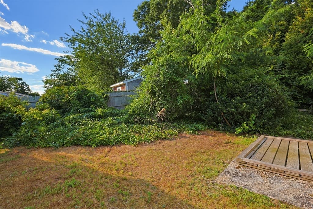 Condominium at 18 Cobb Ave # 18, Yarmouth MA 02675, Yarmouth, photo 21 of 29