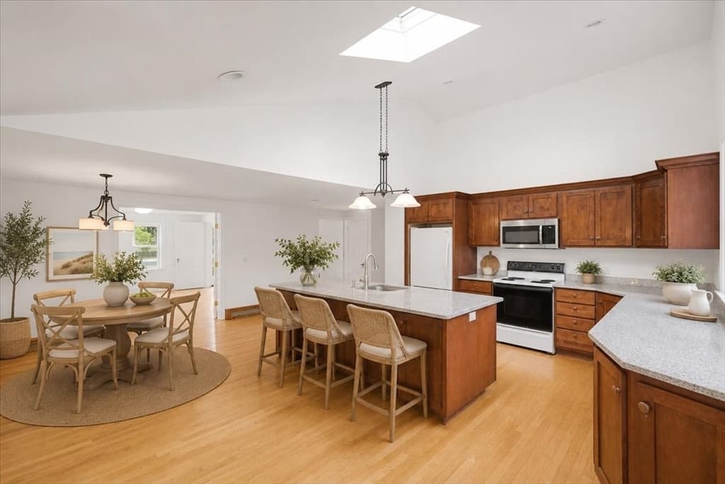 Single Family Residence at 320 First Parish Rd, Scituate MA 02066, photo 12 of 34