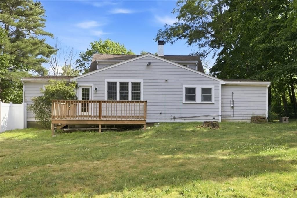 Single Family Residence at 320 First Parish Rd, Scituate MA 02066, photo 32 of 34