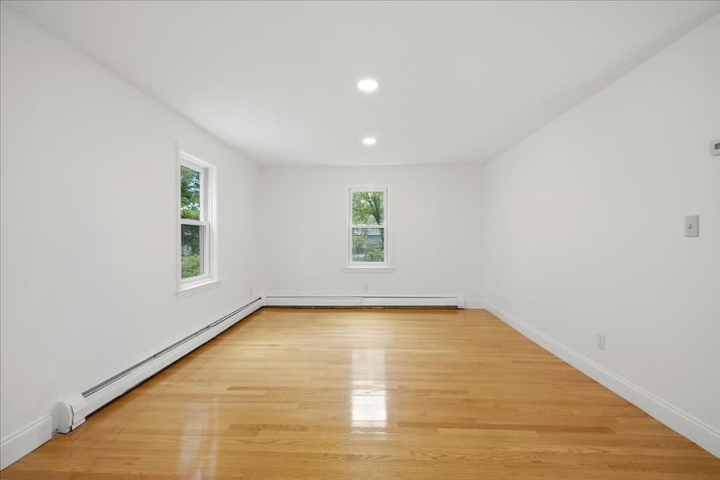 Single Family Residence at 320 First Parish Rd, Scituate MA 02066, photo 15 of 34