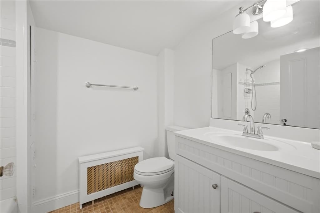 Single Family Residence at 320 First Parish Rd, Scituate MA 02066, photo 25 of 34