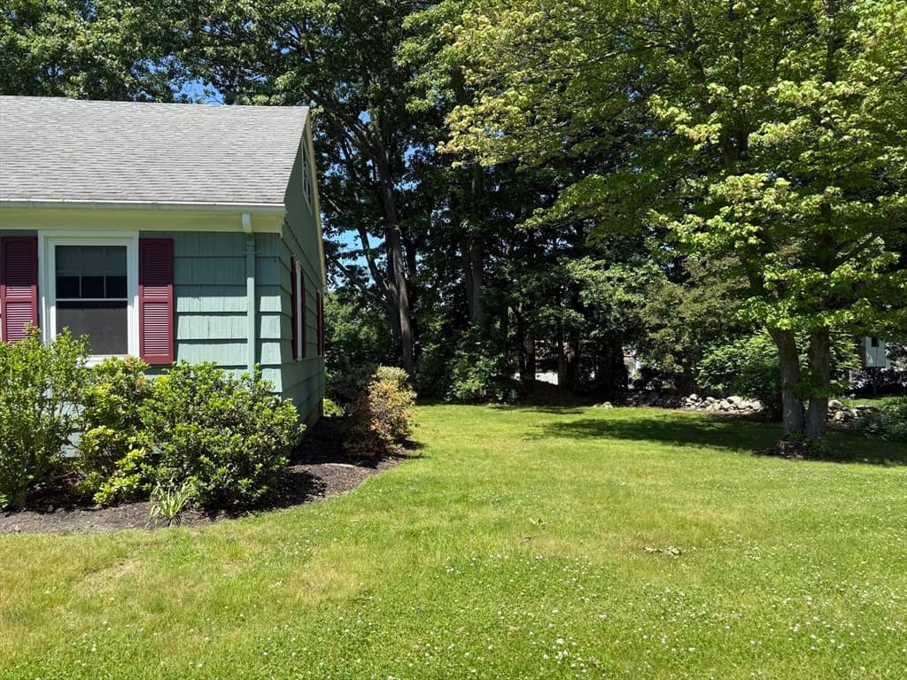 Single Family Residence at 50 Edgewood Rd, Shrewsbury MA 01545, Shrewsbury, photo 5 of 33