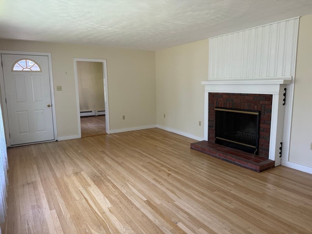 Single Family Residence at 50 Edgewood Rd, Shrewsbury MA 01545, Shrewsbury, photo 8 of 33