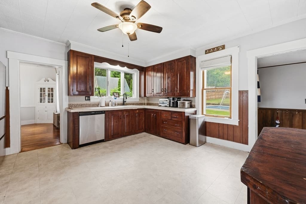 Single Family Residence at 2 Mill St, Brookfield MA 01506, Brookfield, photo 10 of 34