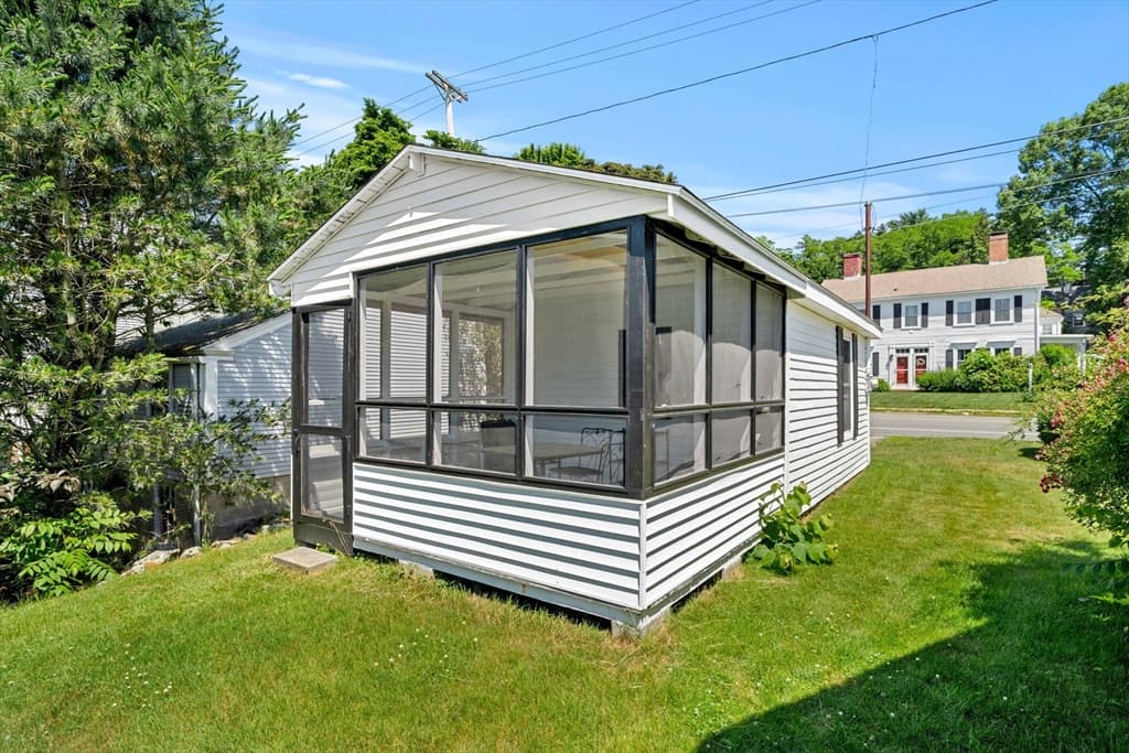 425 Main St, Amesbury MA 01913 photo 36