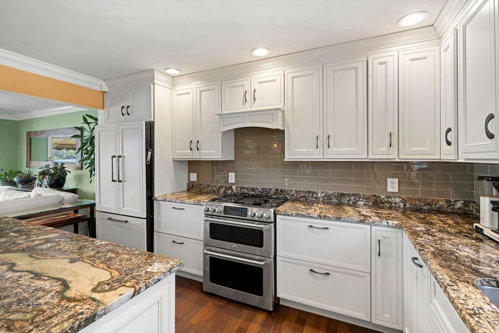 425 Main St, Amesbury MA 01913 photo 5