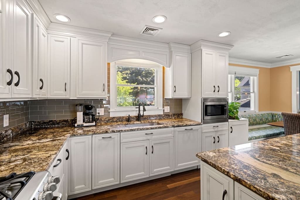 425 Main St, Amesbury MA 01913 photo 4