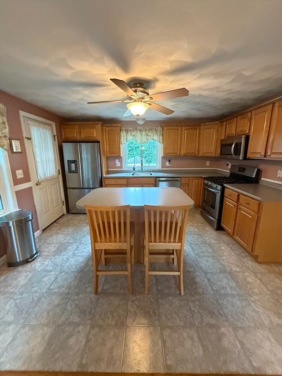Single Family Residence at 103 Sarno Ln, Tewksbury MA 01876, photo 6 of 36