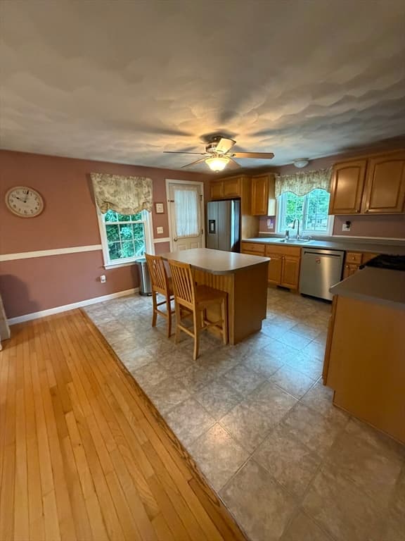 Single Family Residence at 103 Sarno Ln, Tewksbury MA 01876, photo 4 of 36
