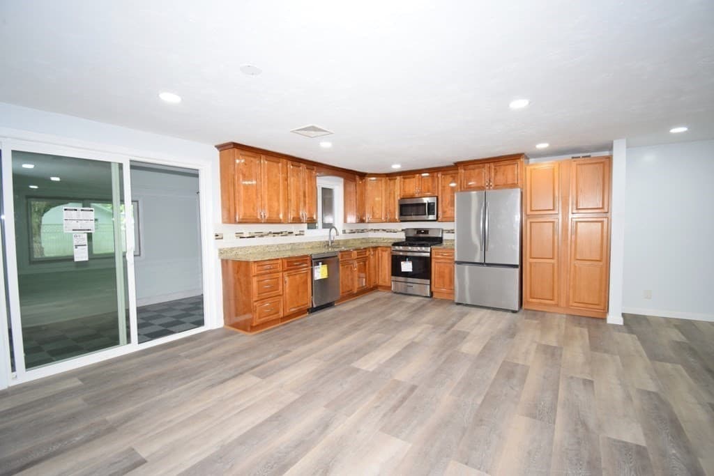 Single Family Residence at 302 Lake Street, Shrewsbury MA 01545, photo 24 of 42