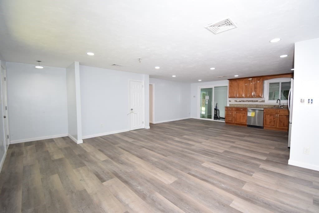 Single Family Residence at 302 Lake Street, Shrewsbury MA 01545, photo 25 of 42