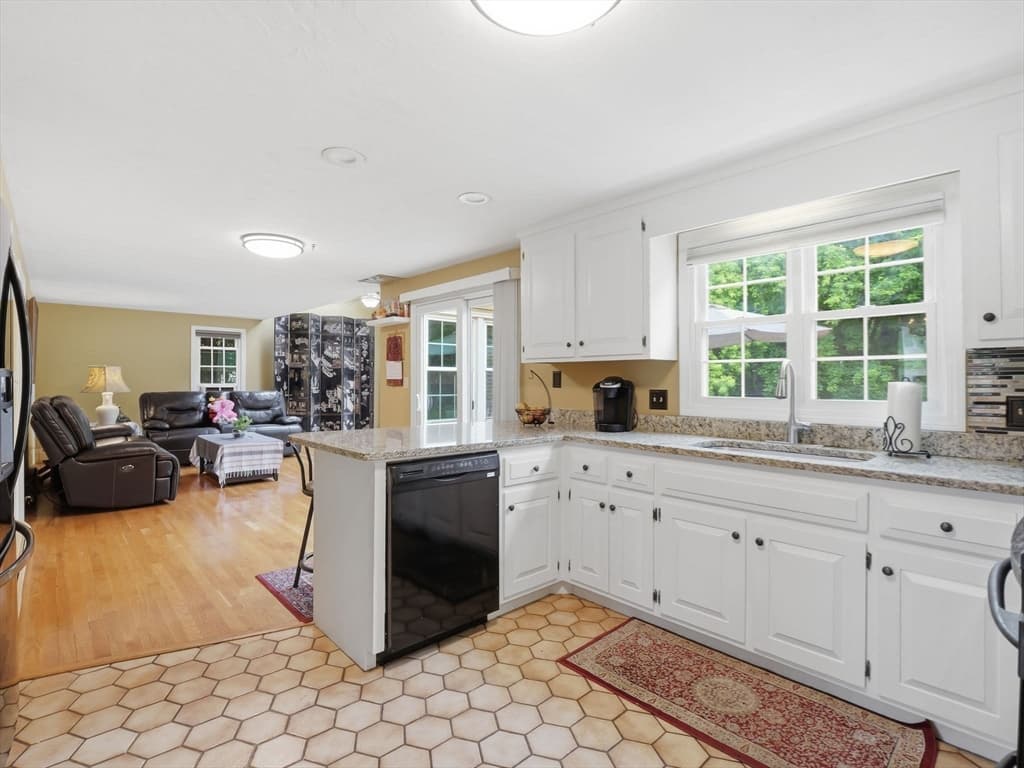293 Davis Street, Northborough MA 01532 photo 12