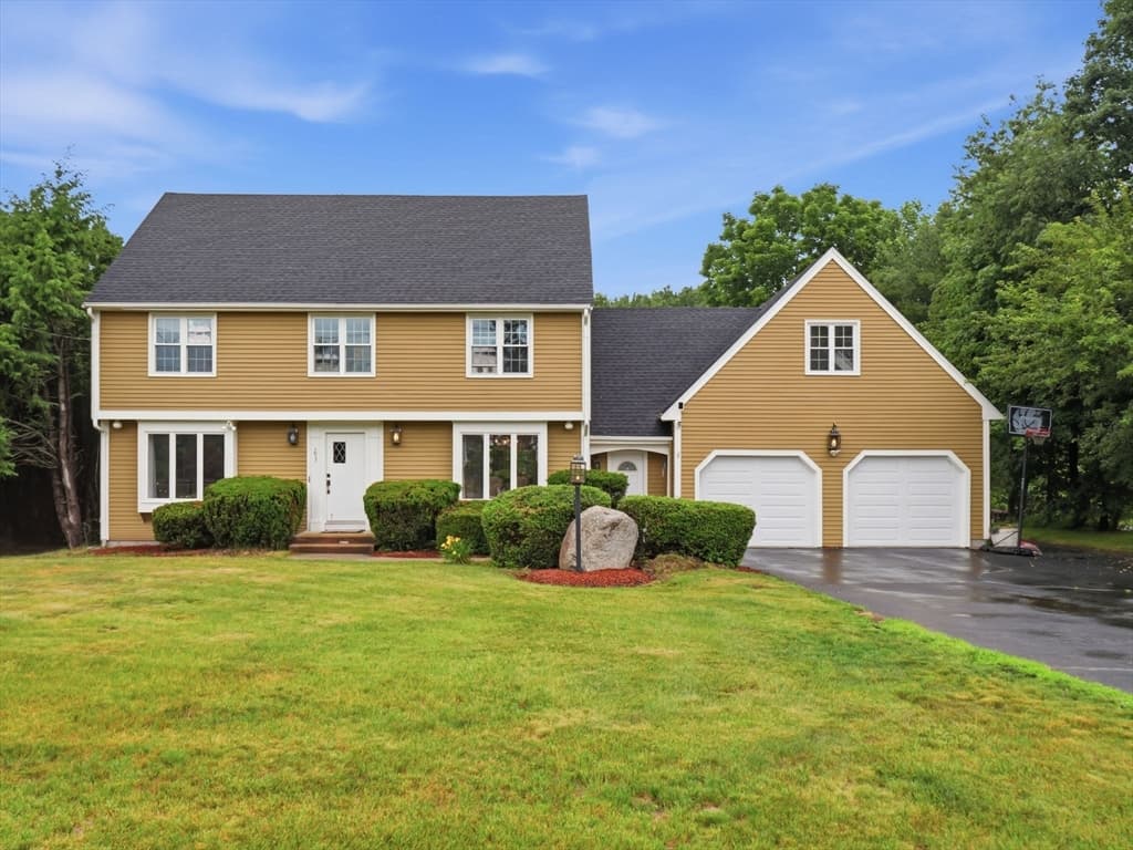 293 Davis Street, Northborough MA 01532