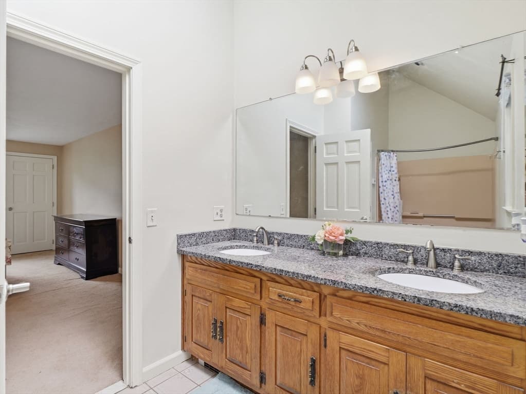 293 Davis Street, Northborough MA 01532 photo 30
