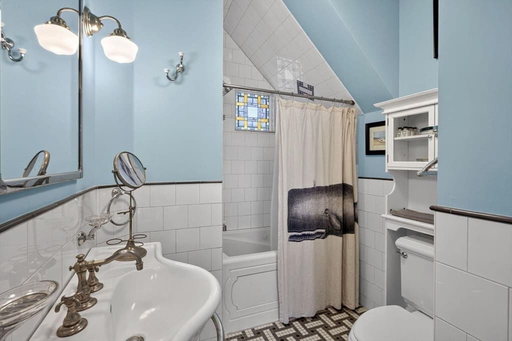 Condominium at 162 Bradford Street Unit 1, Provincetown MA 02657, Provincetown, photo 11 of 26