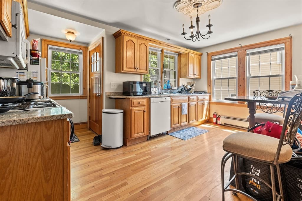 Single Family Residence at 10 Hardwick, Boston MA 02135, photo 12 of 24