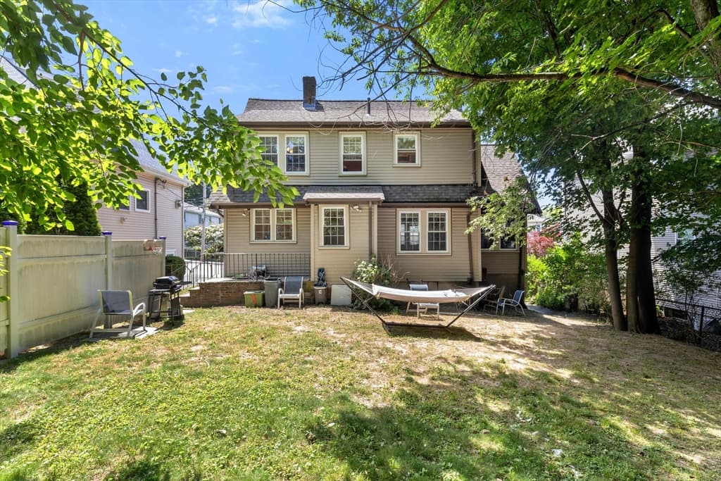 Single Family Residence at 10 Hardwick, Boston MA 02135, photo 3 of 24