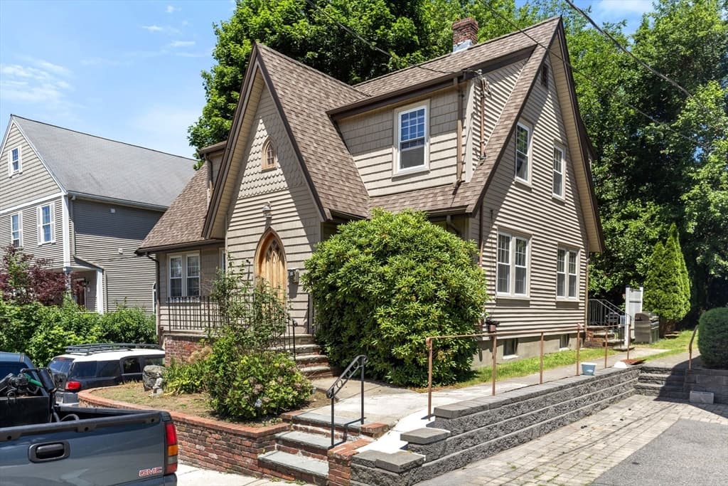 10 Hardwick, Boston MA 02135