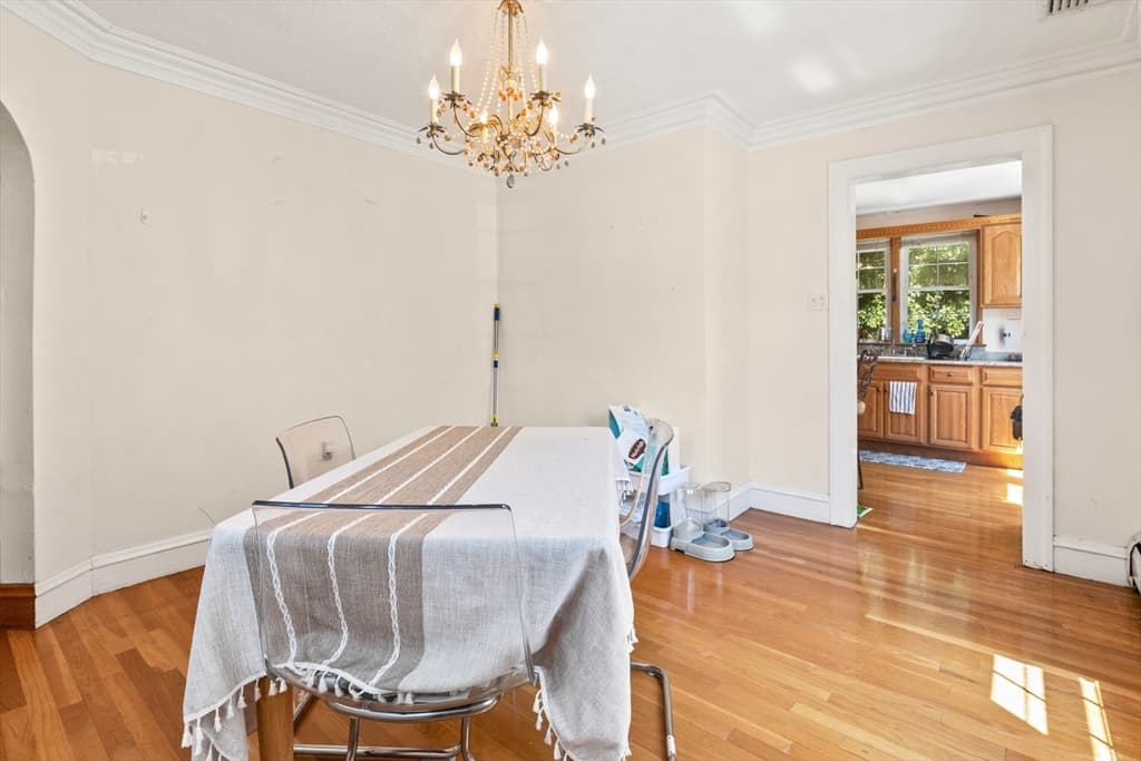 Single Family Residence at 10 Hardwick, Boston MA 02135, photo 10 of 24
