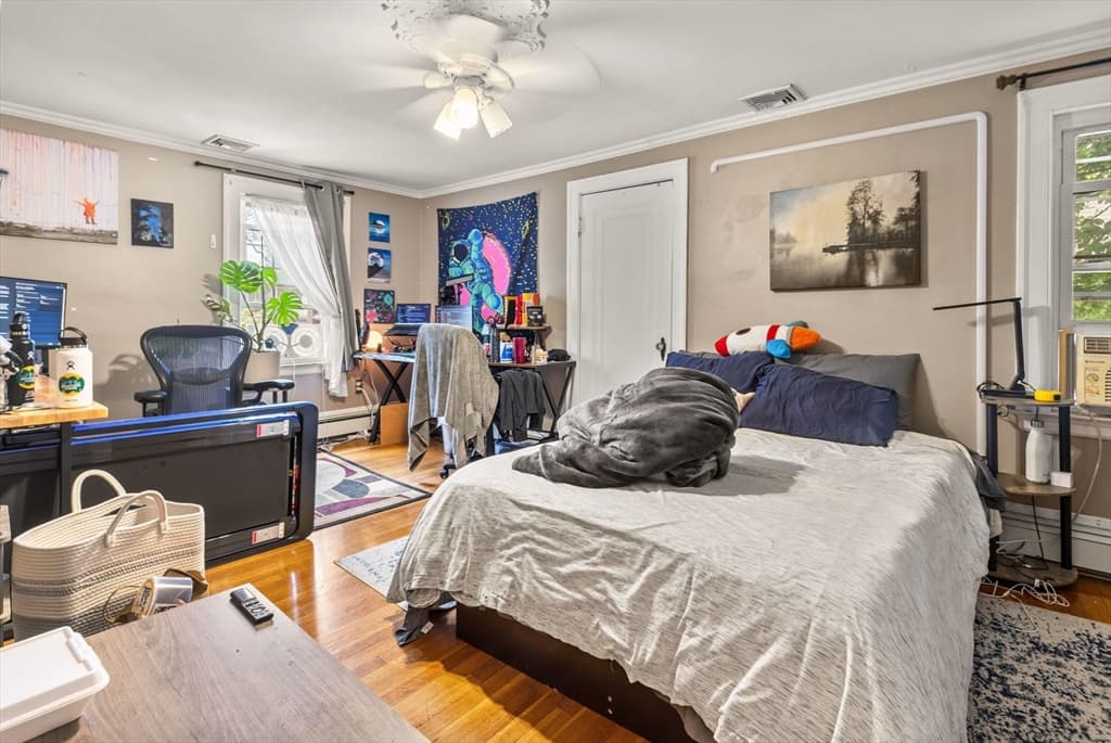 Single Family Residence at 10 Hardwick, Boston MA 02135, photo 15 of 24