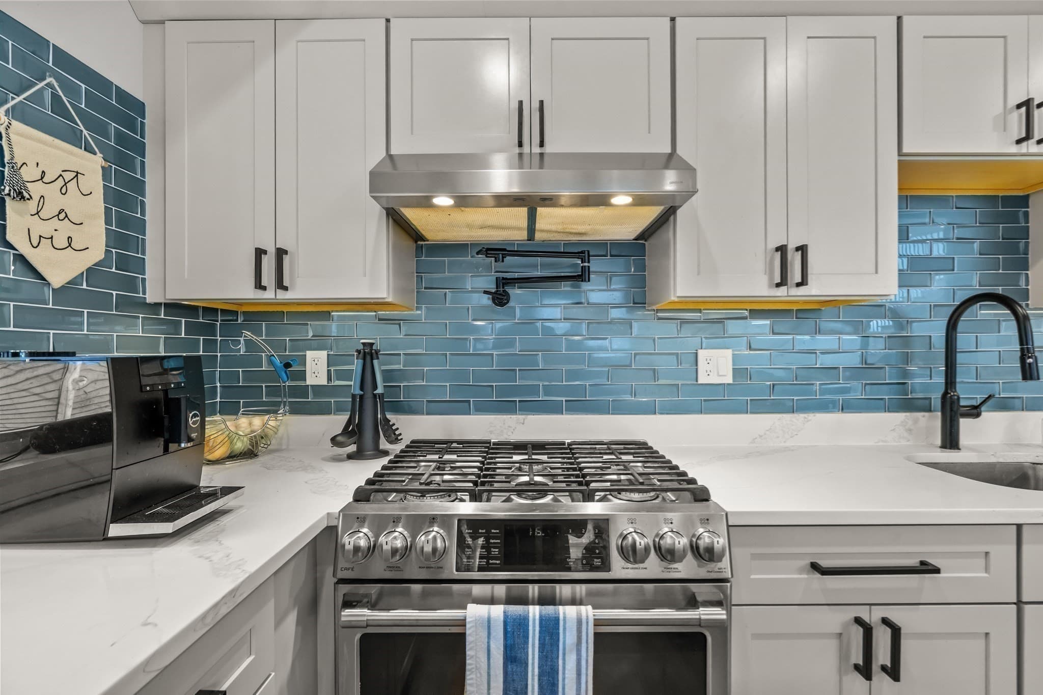 Condominium at 47-R Harvest Street # 4, Boston MA 02125, photo 9 of 24