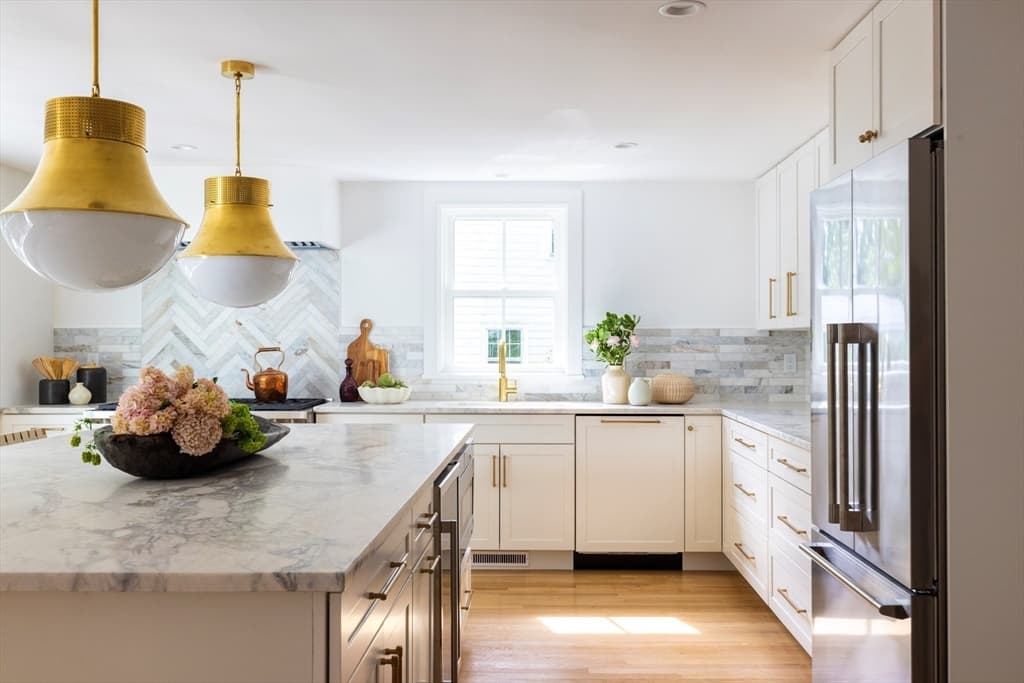 209 Bristol Rd, Wellesley MA 02481 photo 4