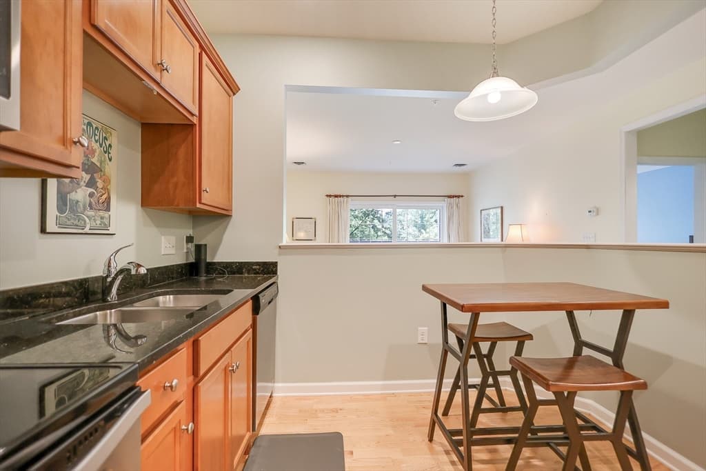 Condominium at 36 Abigail Way # 1009, Reading MA 01867, Reading, photo 7 of 29
