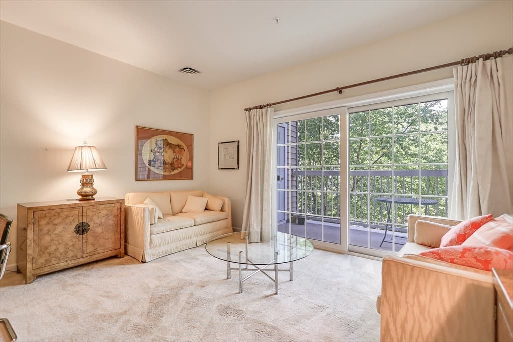 Condominium at 36 Abigail Way # 1009, Reading MA 01867, Reading