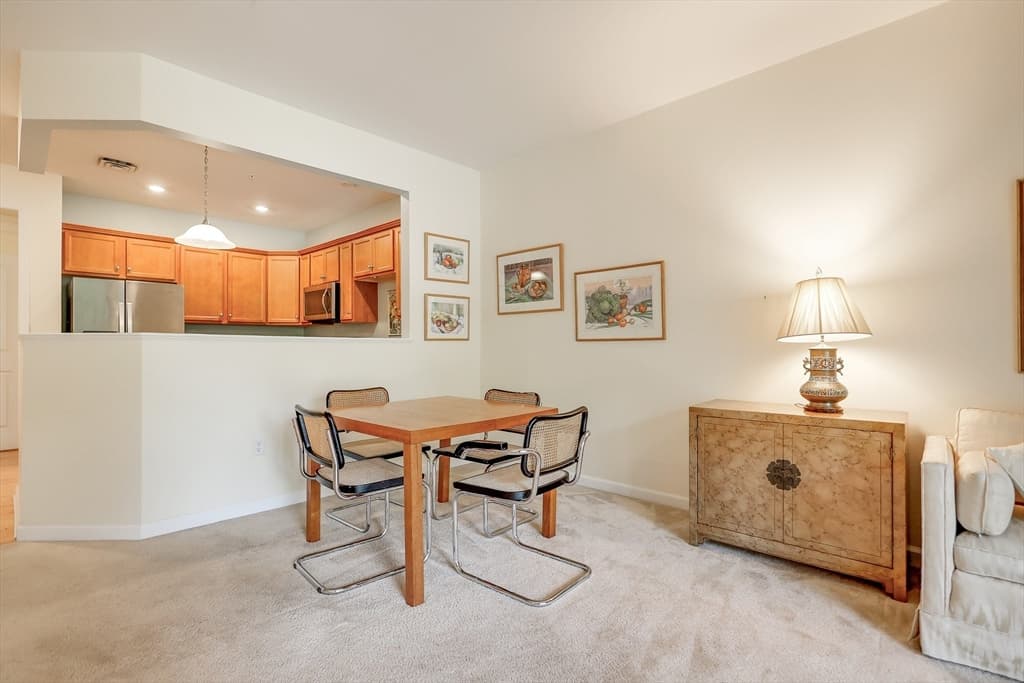 Condominium at 36 Abigail Way # 1009, Reading MA 01867, Reading, photo 4 of 29