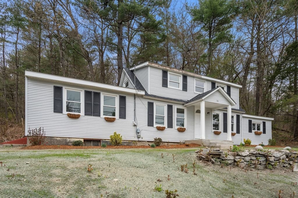 78 Pleasant St, Grafton MA 01519
