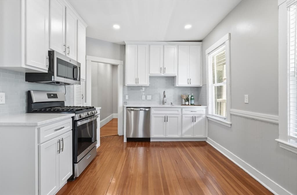 Condominium at 33 Rosemont # A, Boston MA 02122, photo 9 of 23