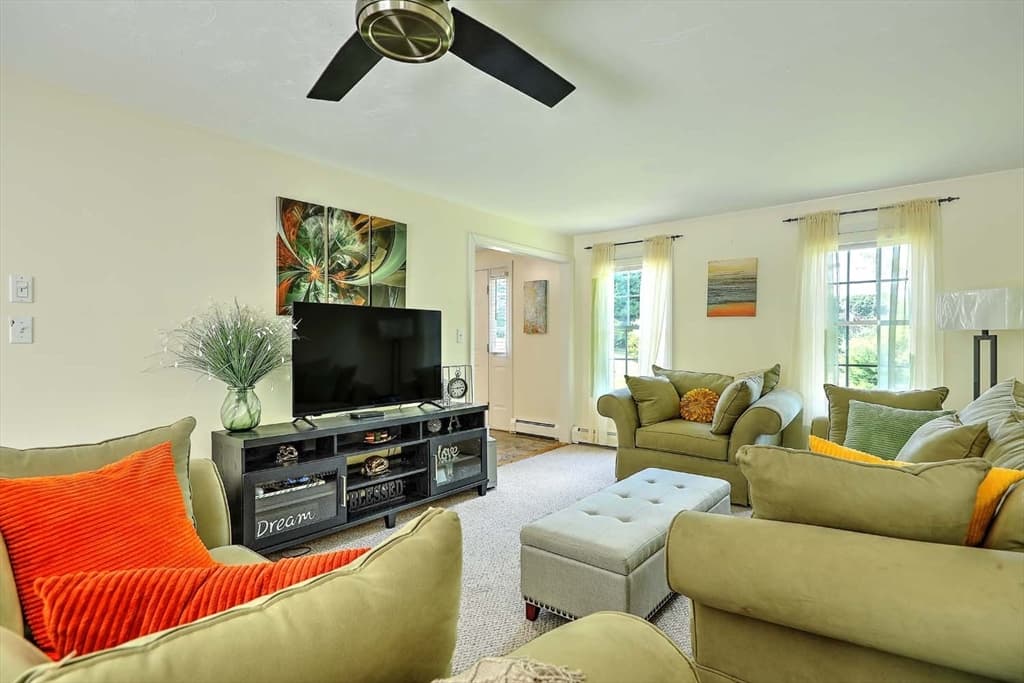 Single Family Residence at 30 Pine Warbler Way, Bellingham MA 02019, Bellingham, photo 5 of 28