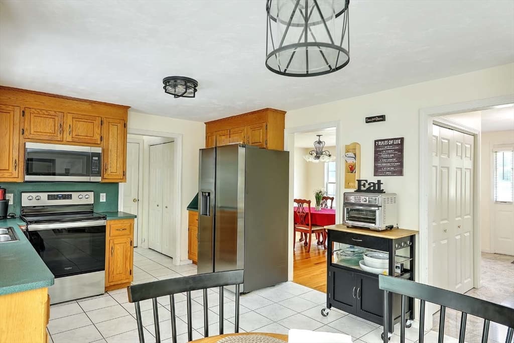 Single Family Residence at 30 Pine Warbler Way, Bellingham MA 02019, Bellingham, photo 9 of 28