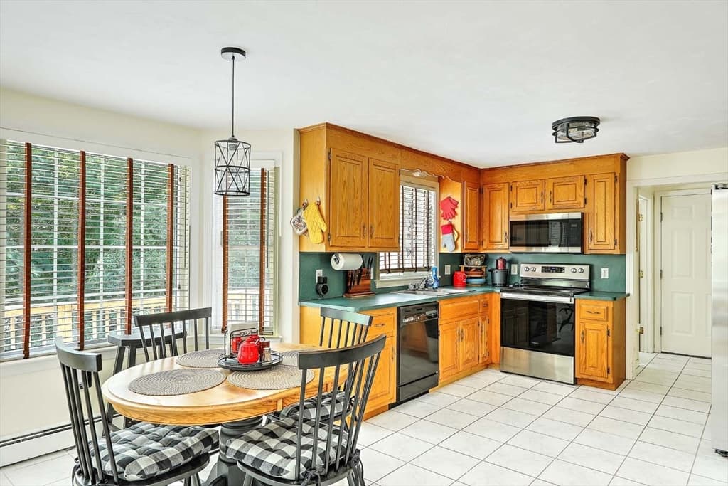 Single Family Residence at 30 Pine Warbler Way, Bellingham MA 02019, Bellingham, photo 8 of 28