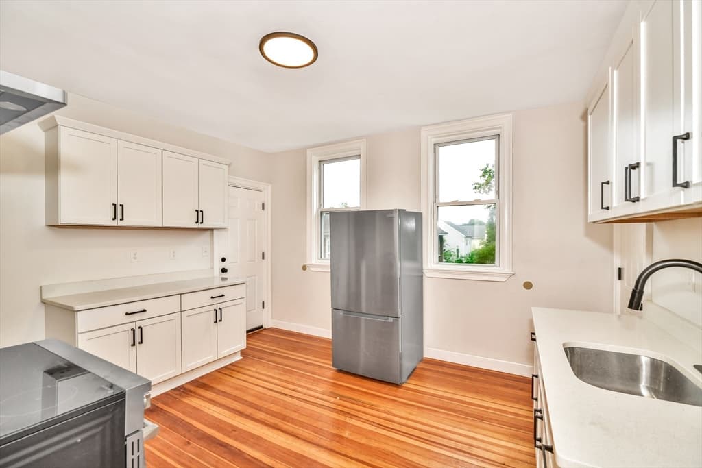 3 Family at 1420 River St, Boston MA 02136, Boston, photo 6 of 37