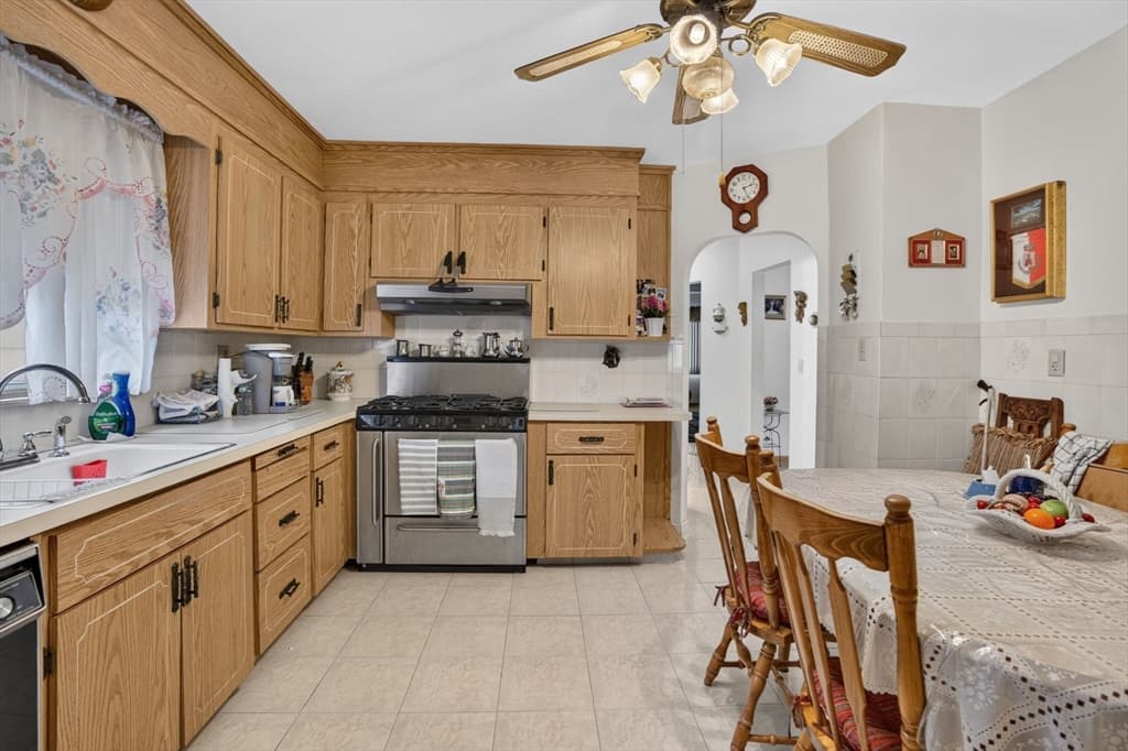 549 Main St, Medford MA 02155 photo 8