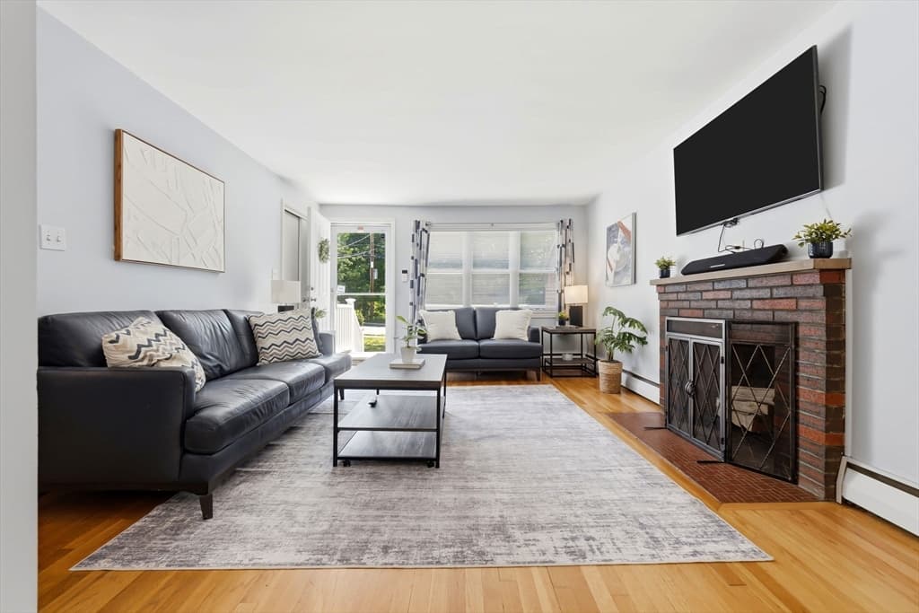 Single Family Residence at 542 Trapelo Rd, Waltham MA 02452, photo 5 of 42